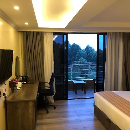 The Willis Hotel, Bomet Ngoại thất bức ảnh