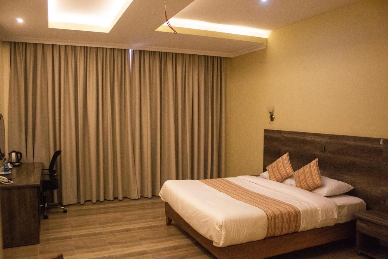 The Willis Hotel, Bomet Ngoại thất bức ảnh