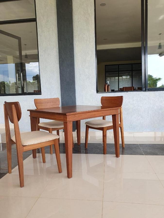 The Willis Hotel, Bomet Ngoại thất bức ảnh
